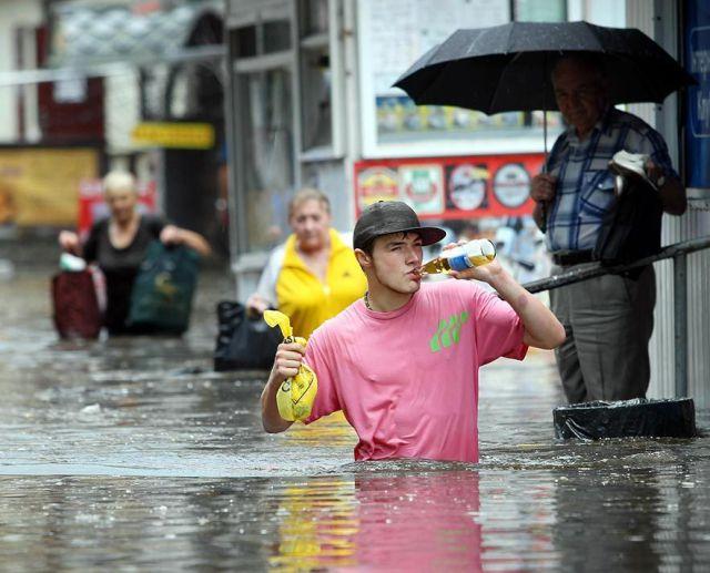  Autors: druvalds Cilvēki plūdu laikā