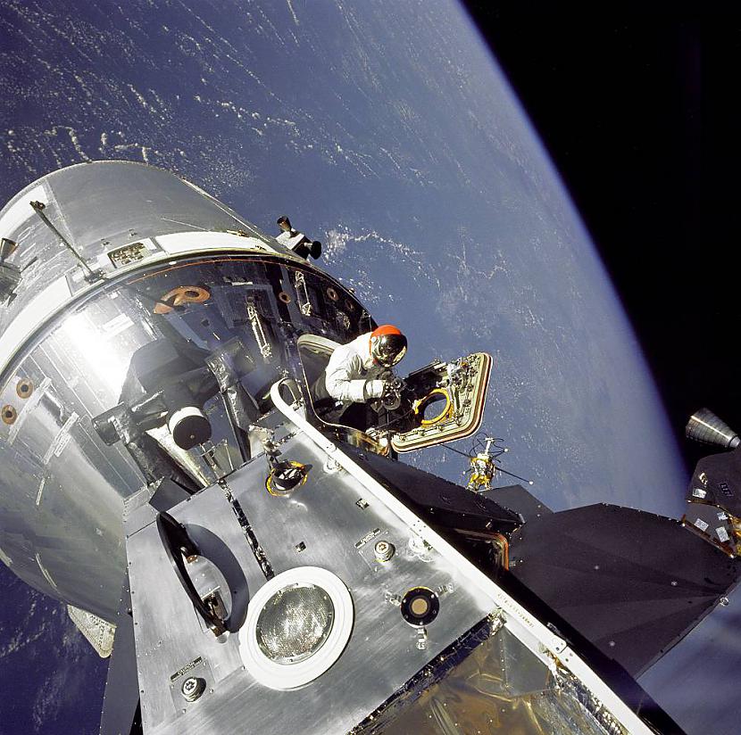 Darbojoties kā Apollo 9... Autors: Moonwalker Fakti neredzētās bildēs
