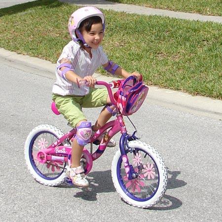 Braukājāmies ar riteņiem uz... Autors: moodway Bērnība mūsu mīļā bērnība