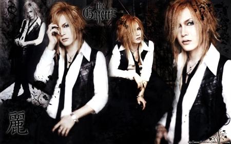  Autors: Aoii The Gazette grupas dalībnieks  : Uruha