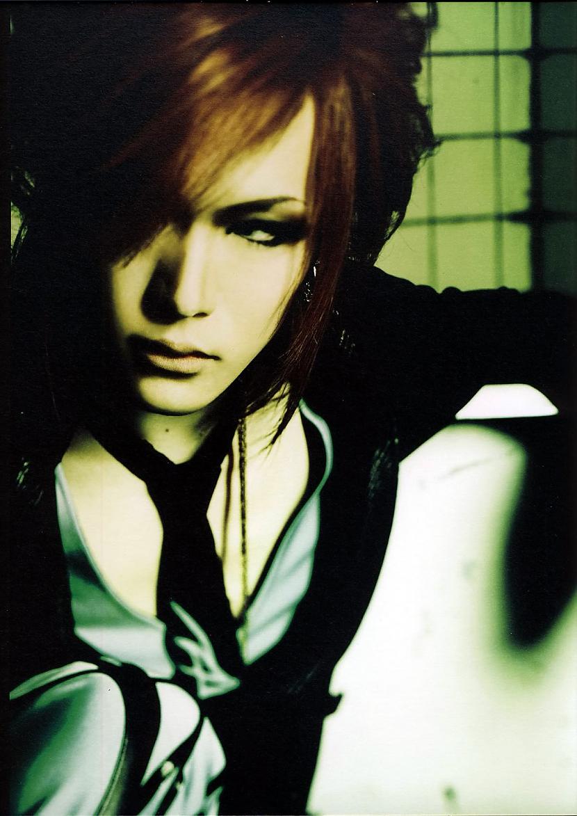  Autors: Aoii The Gazette grupas dalībnieks  : Uruha