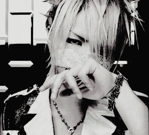  Autors: Aoii The Gazette grupas dalībnieks : Reita