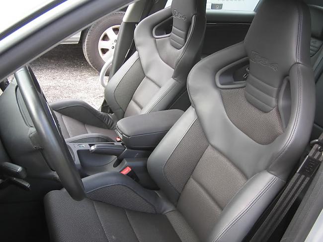  Autors: cuchins Sapņoju par  RS4 ,uztaisiju.
