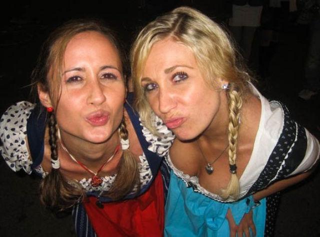  Autors: Colonel Meow Oktoberfest meitenes 2012