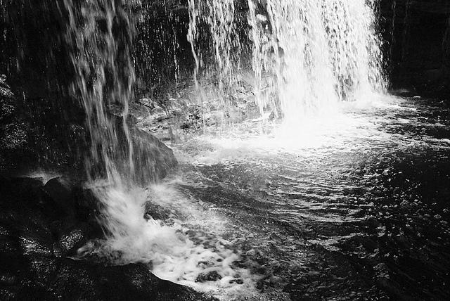 Dzīve ir kā ūdenskritums Nekad... Autors: BellisimaChica too broken