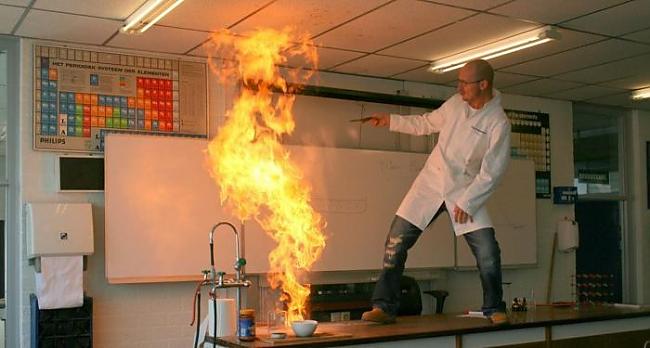 Autors: 69 Awesome Teachers
