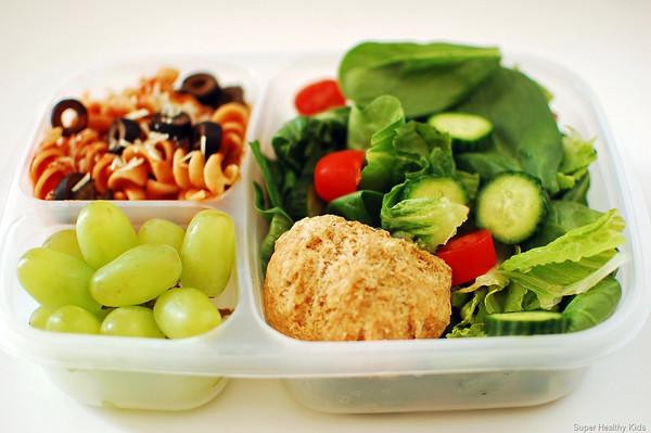 Maizīte dārzeņu salāti vīnogas... Autors: sfinksa Idejas pusdienu vai uzkodu kastītēm
