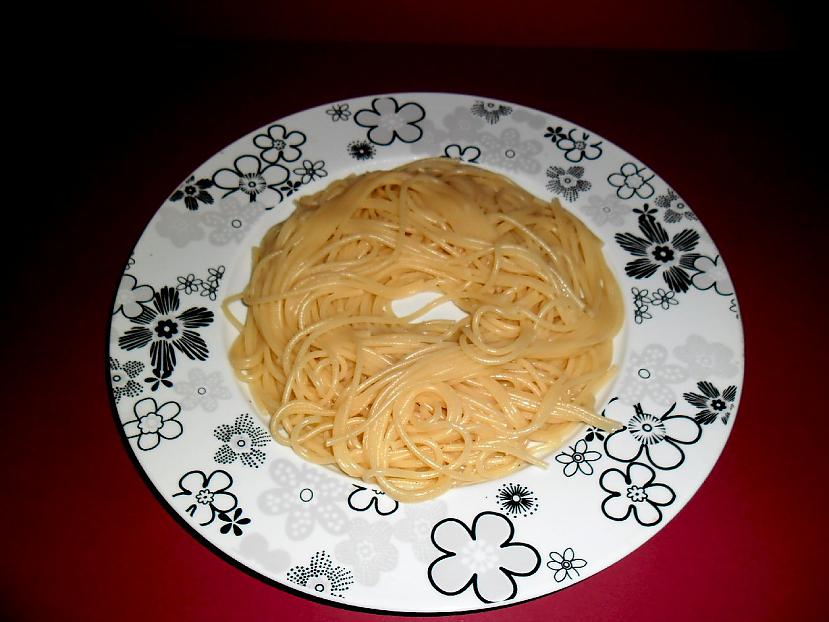 Makaroniņus liekam nbsp Autors: Fosilija Spagetti ar sēņu/kūpinātas gaļas mērcīti.