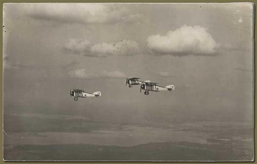 Latvijas gaisa spēki Autors: sliipetais Latvijas armija fotogrāfijās(1920.g-1940.g.)