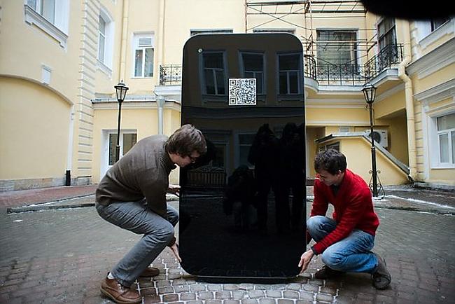  Autors: lotinjaa iPhone 5 piemineklis,kas veidots  Stīva Džoba piemiņai.