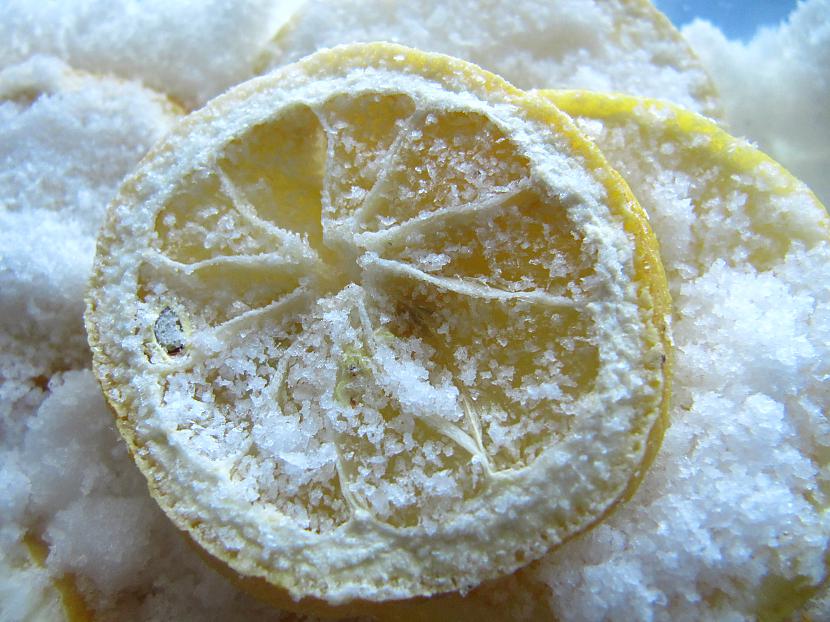 Citroni ar sāli var tikt... Autors: Ben4iks Fakti par augļiem [2]