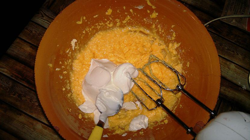 Tad pieliekam svaigo sieru Autors: Ragnars Lodbroks Vienkārša un garda siera kūka...