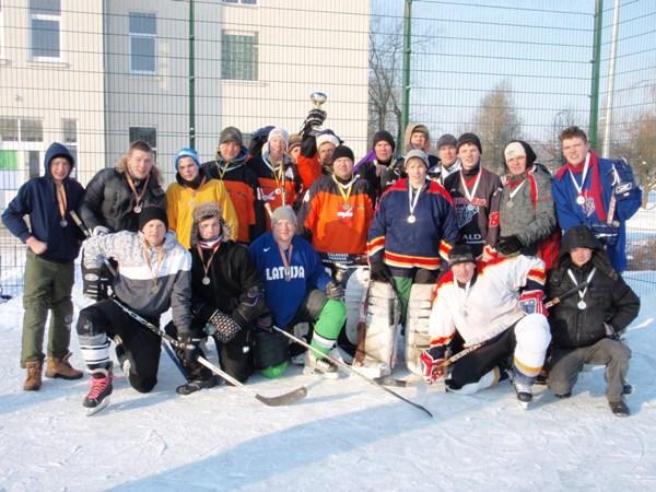  Autors: Fosilija Īstu vīru sporta veids – hokejs – 25grādos