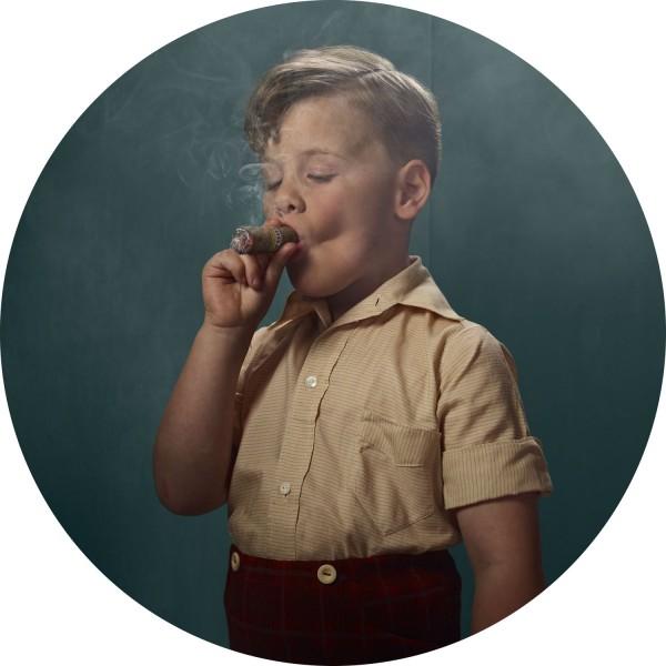  Autors: Fosilija Smēķējošie bērni