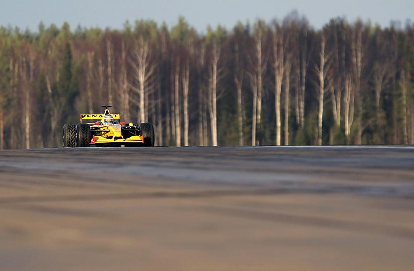 Vladimirs Putins Renault... Autors: Fosilija Supermens Putins