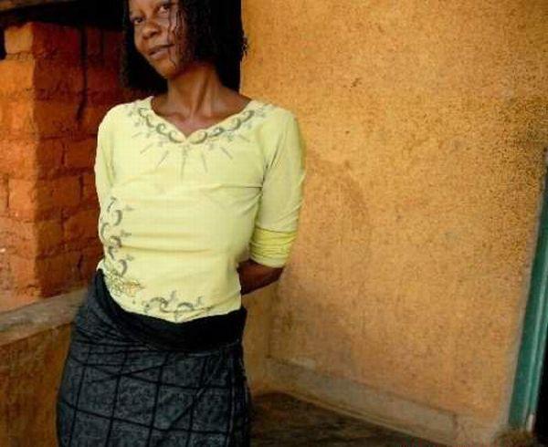 Āfrikāņu prostitūta tiek... Autors: kapeika Prostitūtas dažādās valstīs