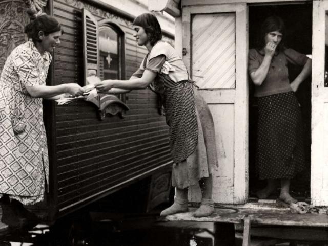 1940gadā nometnes iedzīvotāji... Autors: anney Čigāni Eiropā