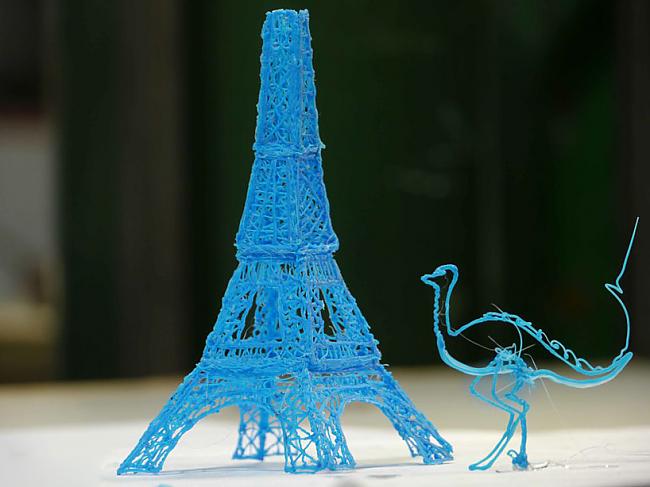 Tā darbojas izmantojot... Autors: Aivāā Pasaulē pirmā 3D drukāšanas pildspalva.