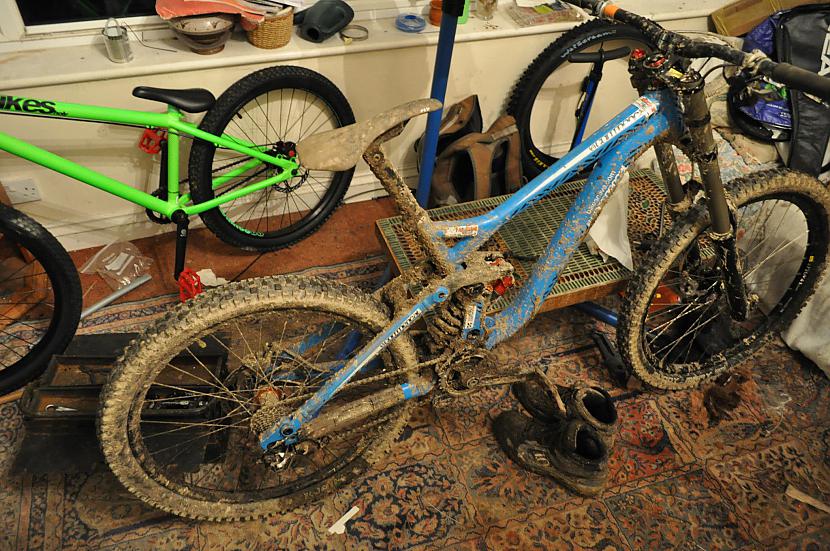 Biku dubļains laiks ara... Autors: 69 Commencal rebuild