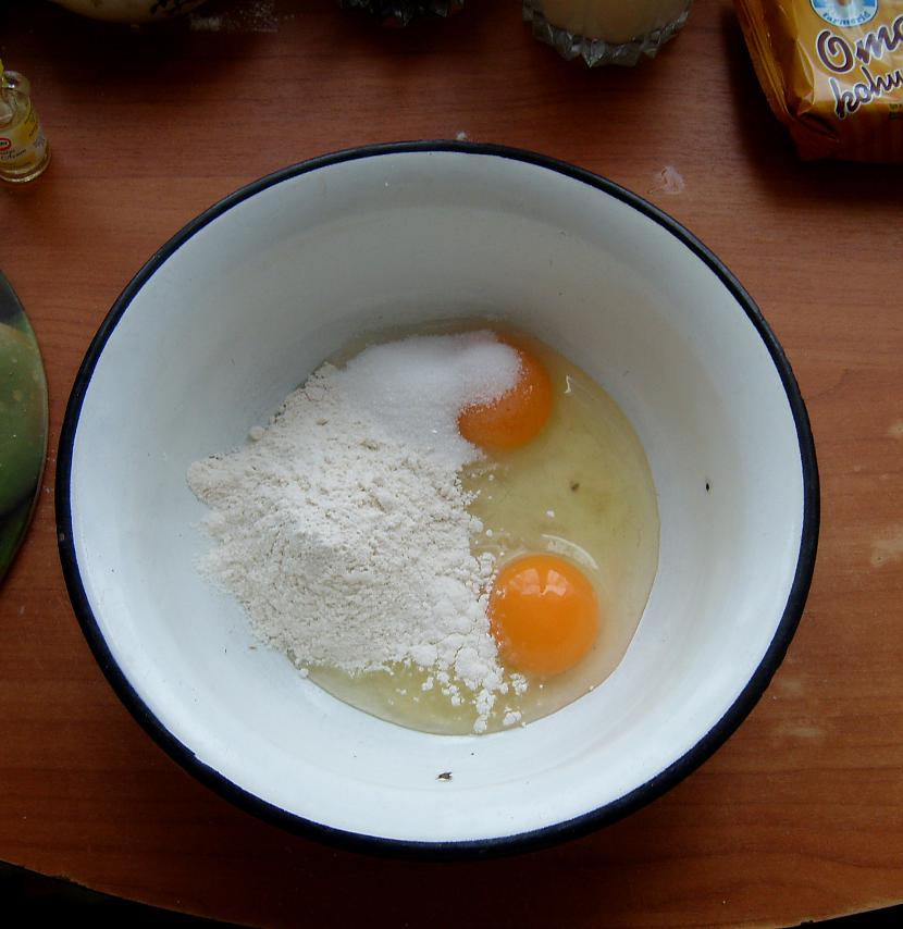 Liekam bļodā divas olas miltus... Autors: Fosilija Palutini sevi!