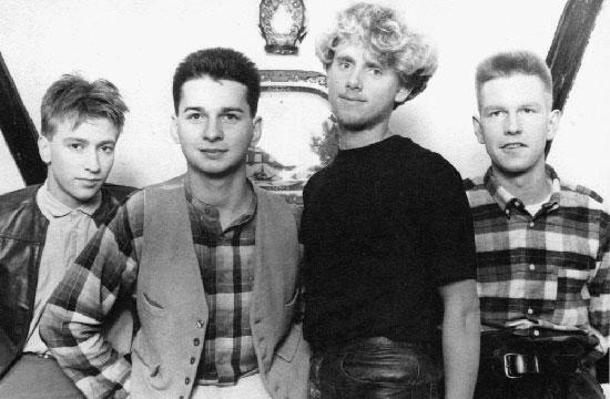 1983 gadā iznāca trescaronais... Autors: Marichella Depeche Mode - 1.daļa - 80tie