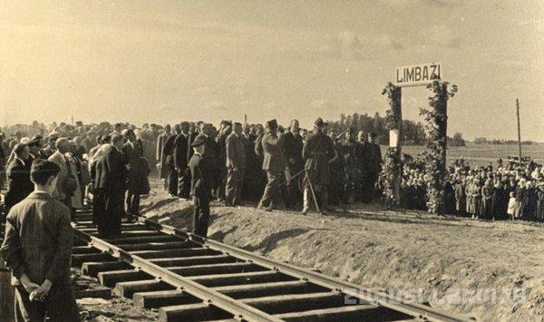 Pirmā platsliežu vilciena... Autors: Fosilija Vilciens  - Rūjiena Ipiķi