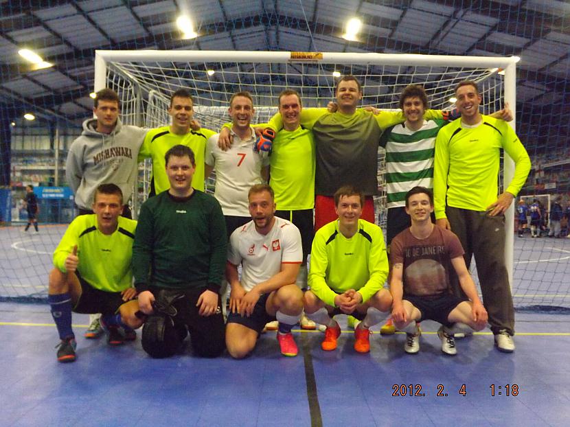 Bilde pēc spēles ar Augstākās... Autors: Kachiitis Latviešu, krievu uc. Bradford Futsal Club Bradford, England