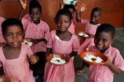 GanaArī Ganā pusdienu galds... Autors: Creepymeow Ar ko baro skolniekus dažādās pasaules valstīs?