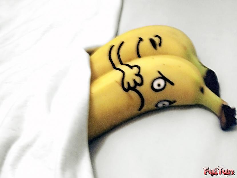 apzīmēt divus banānus un... Autors: Fosilija Ko darīt ar banānu? (ĪSTO)
