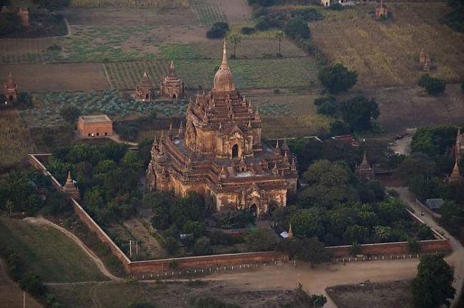  Autors: Emchiks Laipni lūdzam Mjanma (Birma)