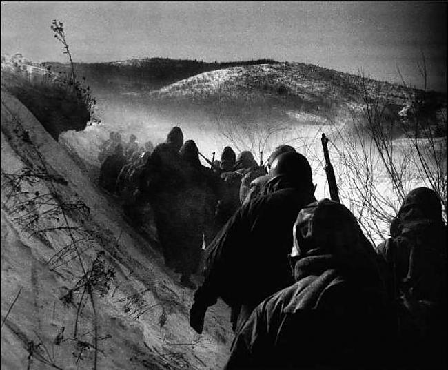 Korejas Kara marscarons... Autors: KaifLaifers '50. gadu nozīmīgākie foto