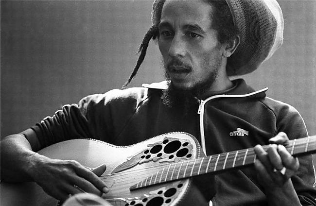 Bobs Mārlijs deju... Autors: nolaifers Regejs,Rastafari un pretestība.