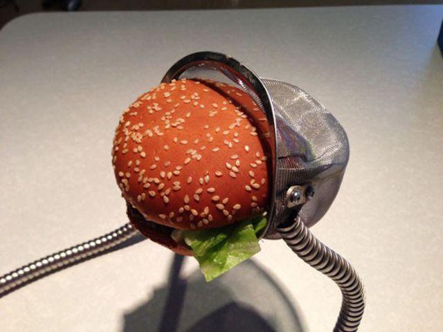  Autors: zegsī habit Hamburgera izgudrojums.