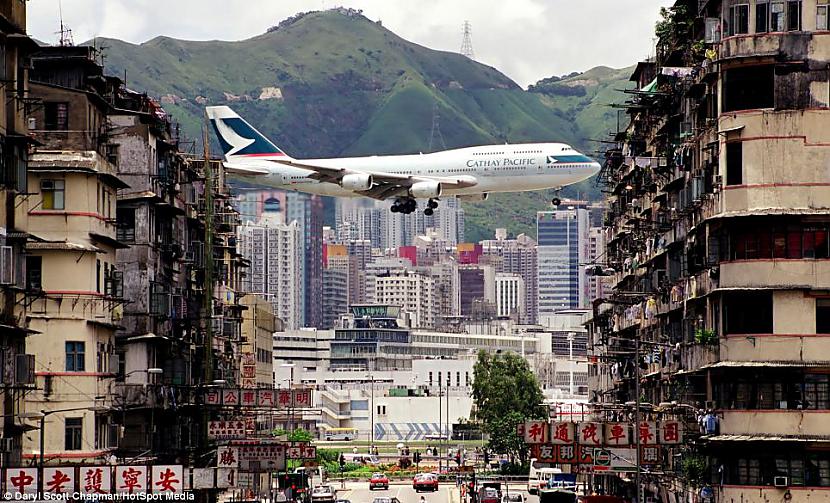 Bildē redzama quotCathay... Autors: Juan "Kai Tak" Lidosta - viena no bīstamākajām pasaulē.