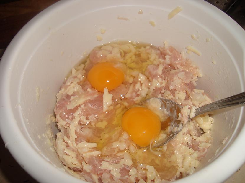 Iemaisa 2 veselas olas Autors: ziizii Vistas-siera kotletes ar krāsnī ceptiem kartupeļiem