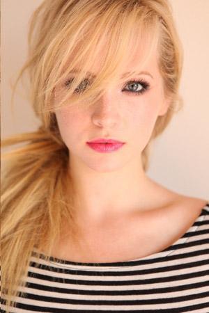 Tālāk neliels ieskats Kendisas... Autors: Ievaakk Candice Accola