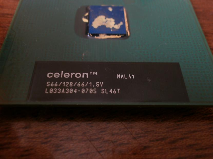 Procesors  Intel Celeron... Autors: BoyMan Datortehnikas relikvijas.