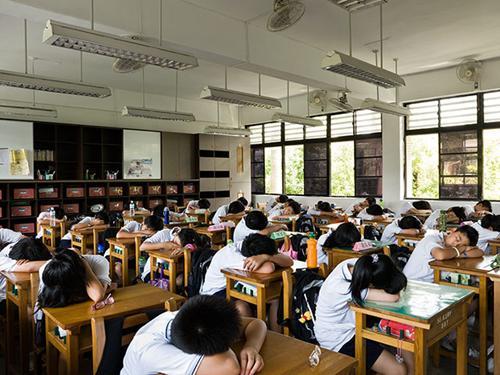 Taivāna Āzija Pirms bildes... Autors: TheMikusa Skolas dažādās pasaules valstīs.