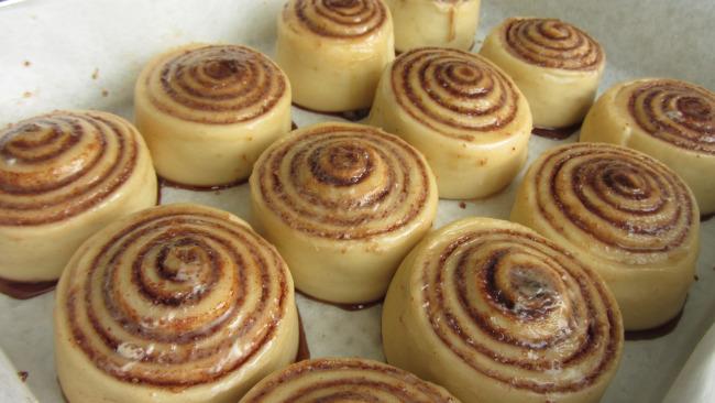 Kanēļmaizītes ieziež ar... Autors: Fosilija Kanēļmaizītes (cinnabons)