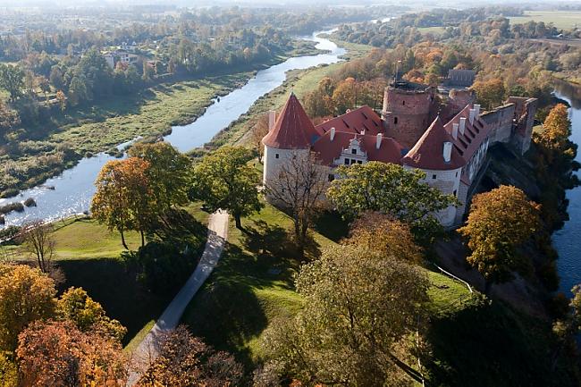 Latvijas piļu nostāsti.