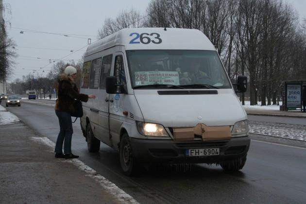 Visi pasažieri saausījās un ar... Autors: Jēkabs Jenčs Smieklīgs stāsts par notikumu mikriņā.