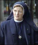 Sister Alphonso  Māsa Alfonso... Autors: tifaanija Nežēlīgās mūķenes