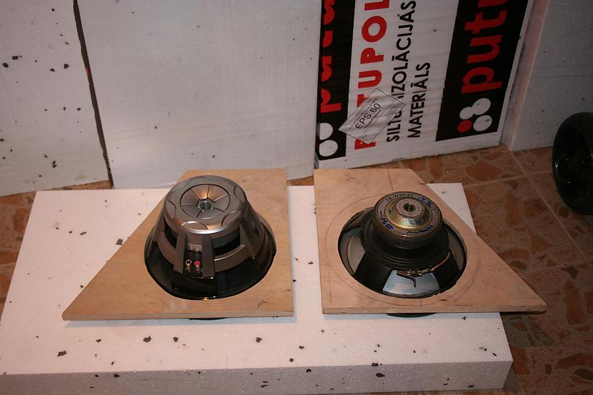  Autors: I Like to Make Stuff Audi A4 car audio installation part 1/3