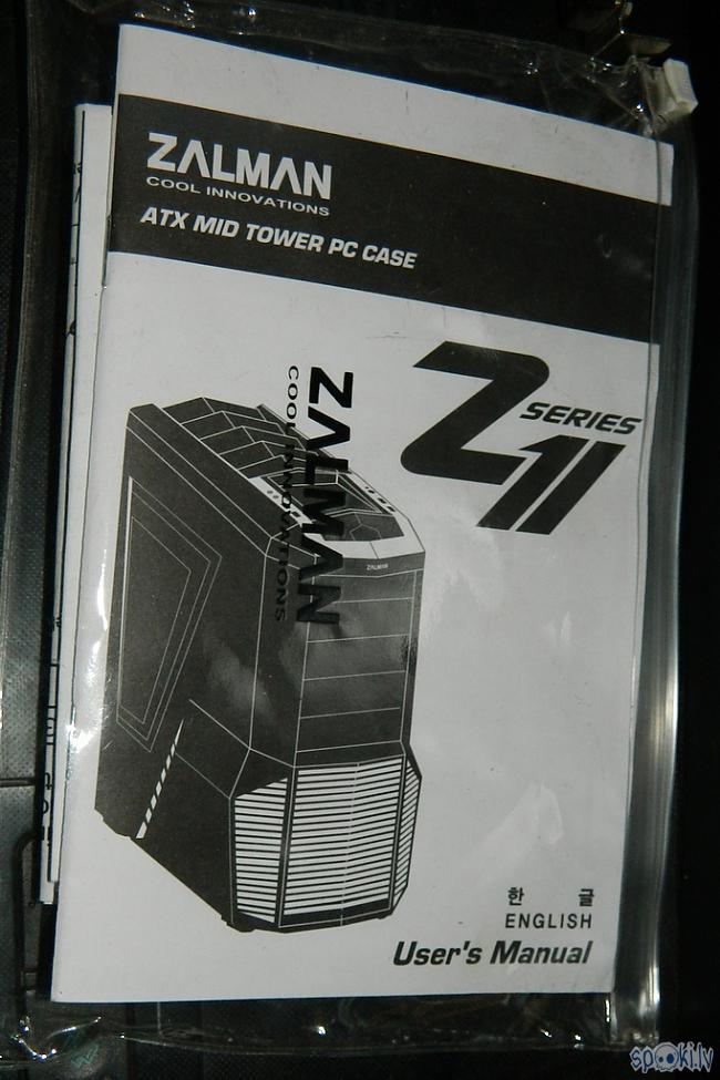 Z11 līdzi nāca vesela kaudze... Autors: Werkis2 Zalman Z11 datorkorpusa apskats