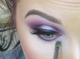  Autors: originalsnosaukums D.I.Y. MakeUp: Purple glitter makeup Tutorial