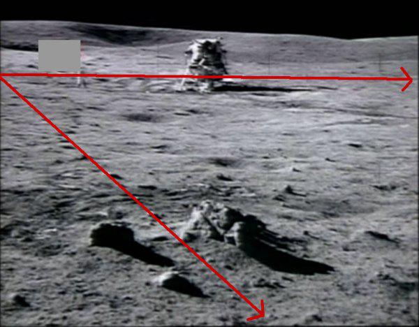 Uz Mēness ir tikai viens... Autors: Fosilija Vai cilvēce tiešām nolaidās uz Mēness?
