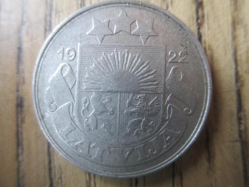 Monētas aizmugurē ir latvijas... Autors: Sātans Interesantākās monētas kas man pieder.