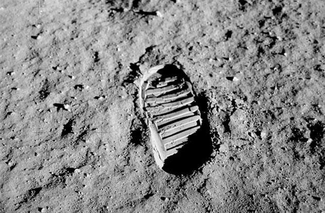 Pēdas nospiedums uz Mēness... Autors: Fosilija Fotogrāfijas, kuras izmainīja pasauli!