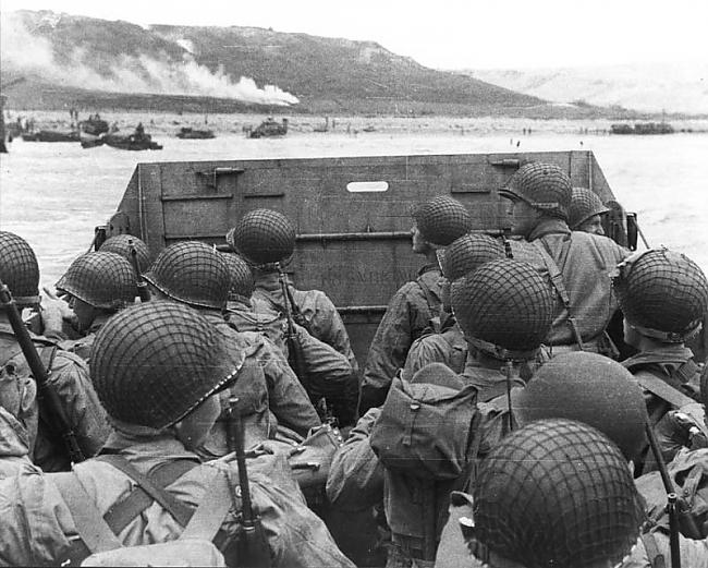 Karavīri ceļā uz nbsppludmali Autors: uldo123 Fakti par D-dienu jeb Normandijas ieņemšanu
