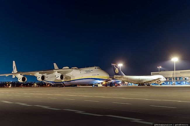 Blakus BoeingA Runājot par... Autors: kaashis An-225 lielākā lidmašīna